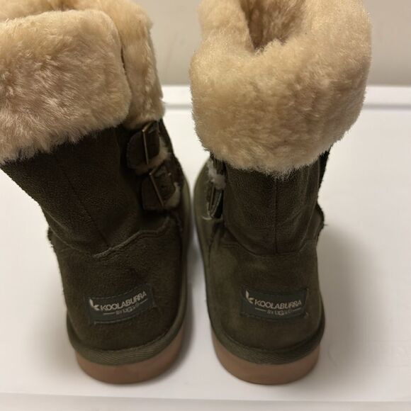 Kookaburra by Ugg Sulana Olive Night Suede Sheepskin Short boot. Size 7. - Picture 4 of 8